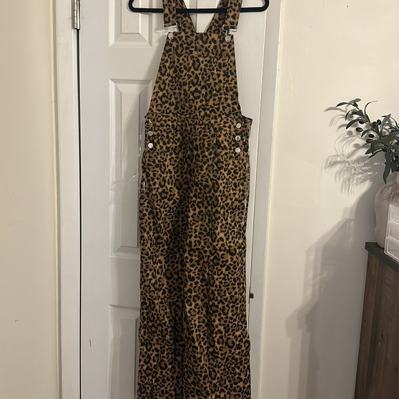 New Leopard Print Jumpsuit - Picture 2 of 4